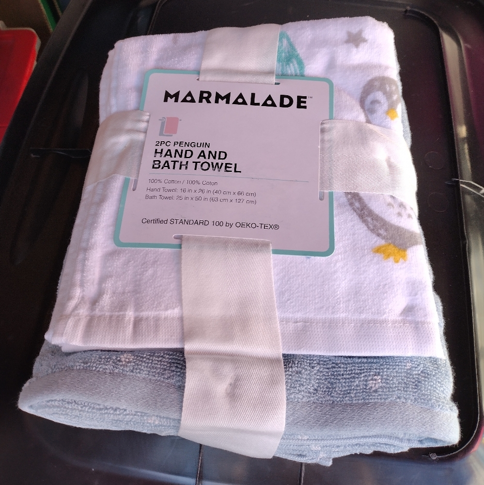 Marmalade Holiday Penguin 2 Piece Hand Towel & Bath Towel Set in Blue Snow NWT